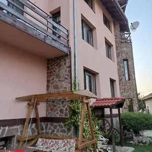  Πανσιόν Petar